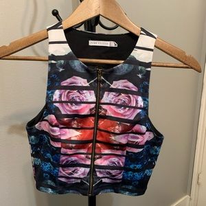 Pink stitch size 2 crop top black with flowers